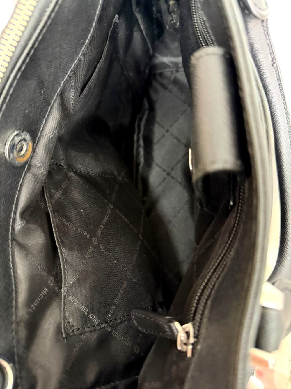 Michael Kors Black Signature Graham Top Handle Purse - Picture 5 of 6